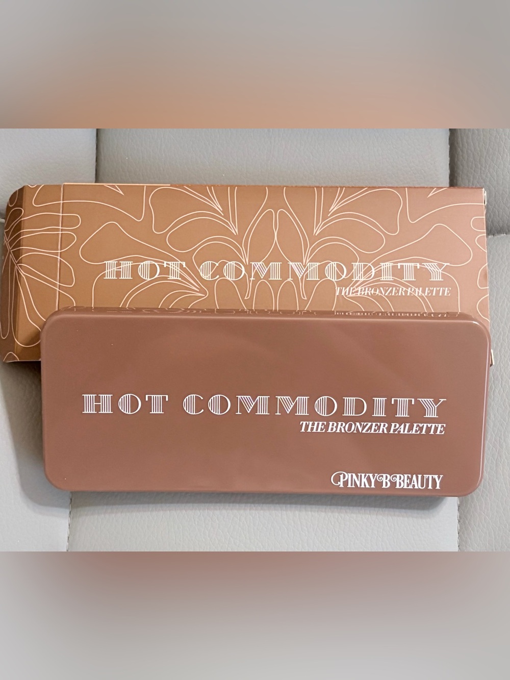 Hot Commodity Bronzer Palette - Warm Brown Packaging